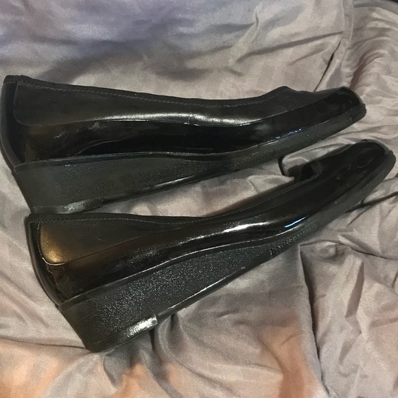 Liz Claiborne Women’s STACY Black Slip On - Picture 4 of 6